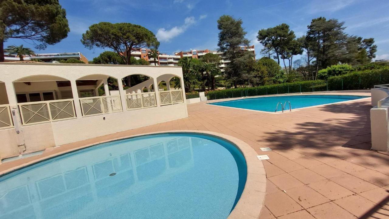 Charmant Appartement Residentiel Avec Terrasse, Jardin Privatif Et Piscine A Cannes Esterno foto