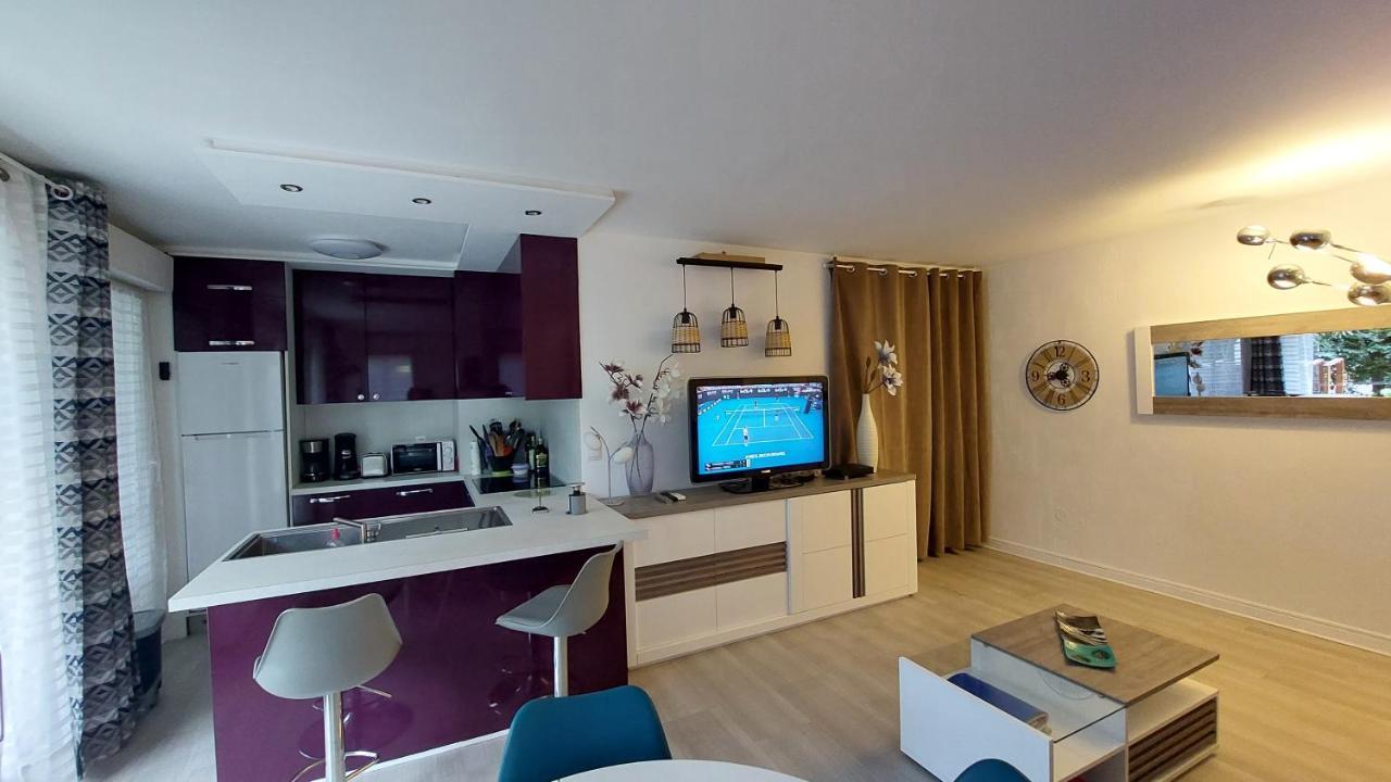 Charmant Appartement Residentiel Avec Terrasse, Jardin Privatif Et Piscine A Cannes Esterno foto