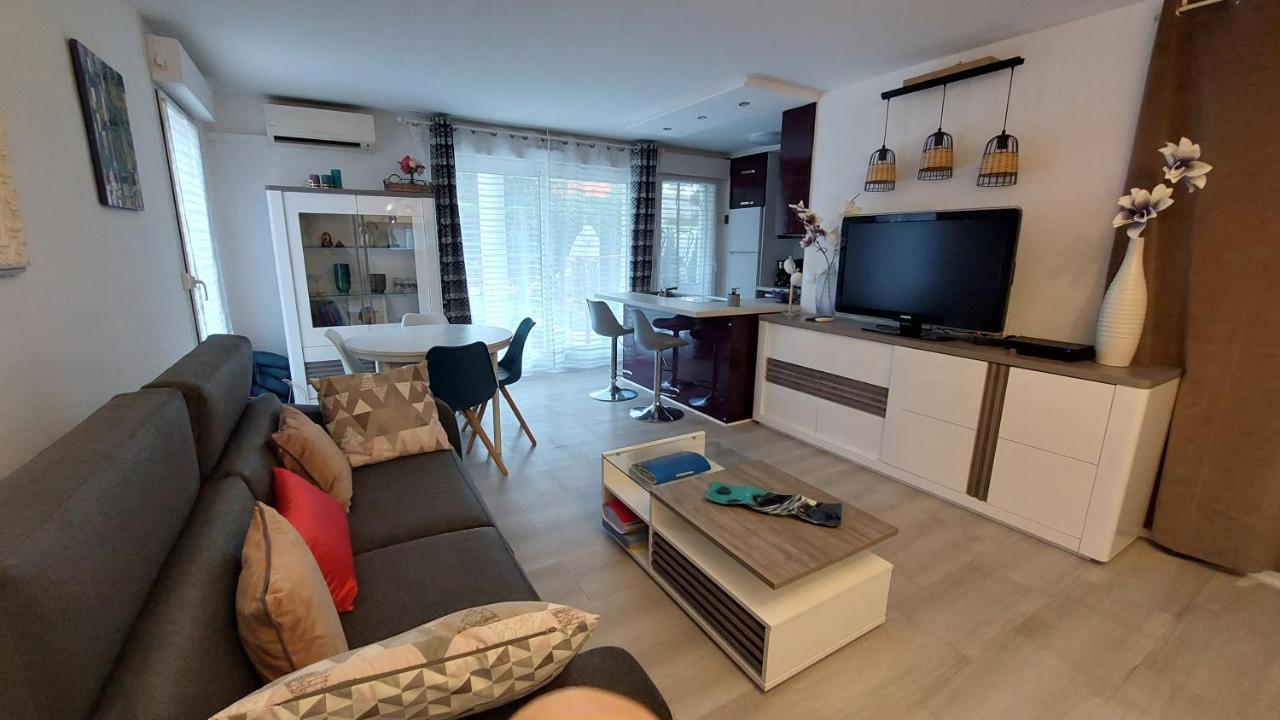 Charmant Appartement Residentiel Avec Terrasse, Jardin Privatif Et Piscine A Cannes Esterno foto