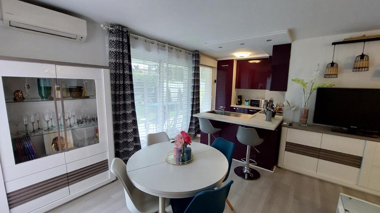 Charmant Appartement Residentiel Avec Terrasse, Jardin Privatif Et Piscine A Cannes Esterno foto