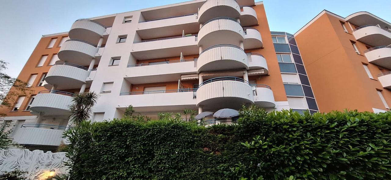 Charmant Appartement Residentiel Avec Terrasse, Jardin Privatif Et Piscine A Cannes Esterno foto