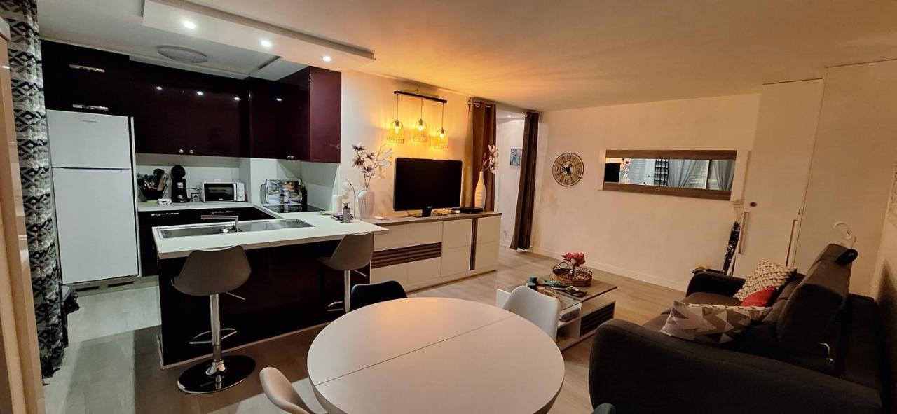 Charmant Appartement Residentiel Avec Terrasse, Jardin Privatif Et Piscine A Cannes Esterno foto
