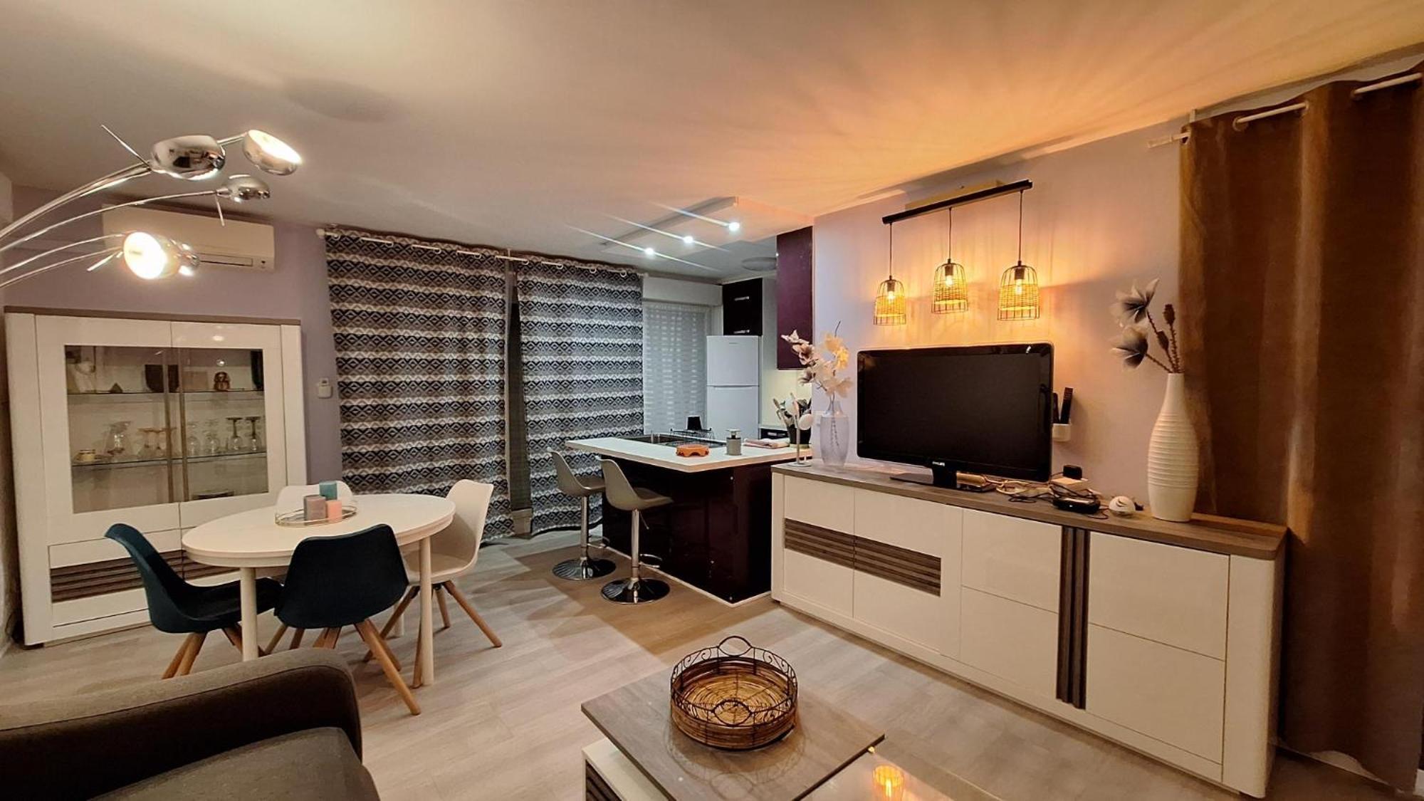Charmant Appartement Residentiel Avec Terrasse, Jardin Privatif Et Piscine A Cannes Esterno foto